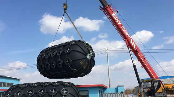 Kwaliteit De uitrusting van zeeschepenyokohama van het Yokohama het Pneumatische Pneumatische Rubberstootkussen van Geribbelde Stootkussen fabriek