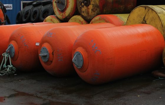 Kwaliteit Custom Manufacturing ISO 17357 Standard Foam Filled Fender met 0,5 M~4.8 M diameter voor maritieme toepassingen fabriek
