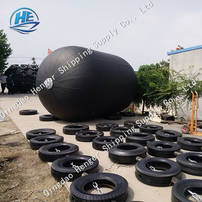 Kwaliteit 2.5*4m Gegalvaniseerde Marine Pneumatic Rubber Fender With en het Dok en het Schip van de Bandschede fabriek
