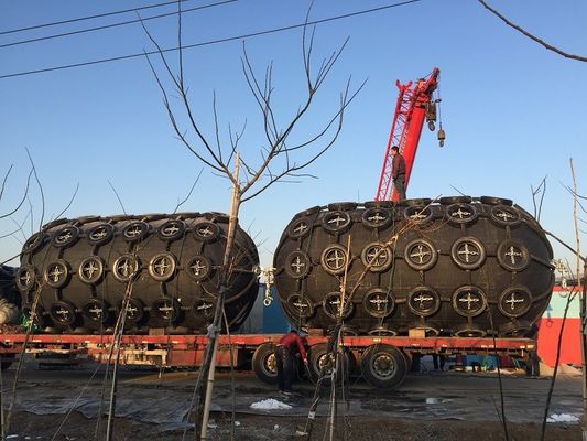 Kwaliteit Dia 0.5m4.5m Pneumatische Rubber het Stootkussen Internationale Certificatie van 50KPA fabriek