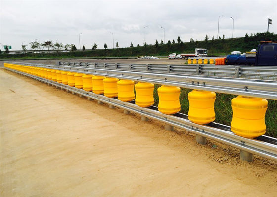 Kwaliteit Geel Rood Kleur Verkeersveiligheid Roller Barrier Met Hot Dip gegalvaniseerd fabriek
