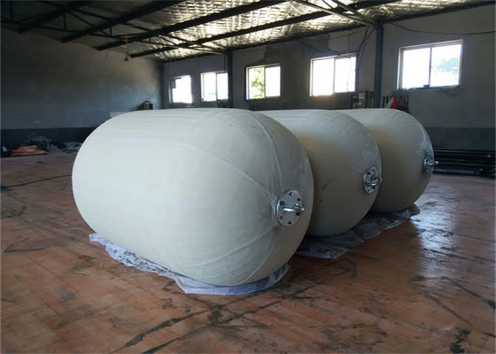 Kwaliteit Wit Slingertype die Pneumatisch Rubberstootkussen 50kpa 3.3x6.5m drijven fabriek